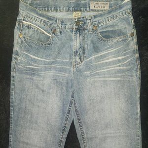 Faded Glory Men's stylish distressed jean in size 32/34